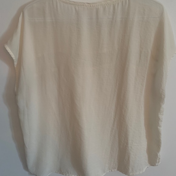 Beautiful blouse with lace (2 for 20$) - Picture 2 of 3